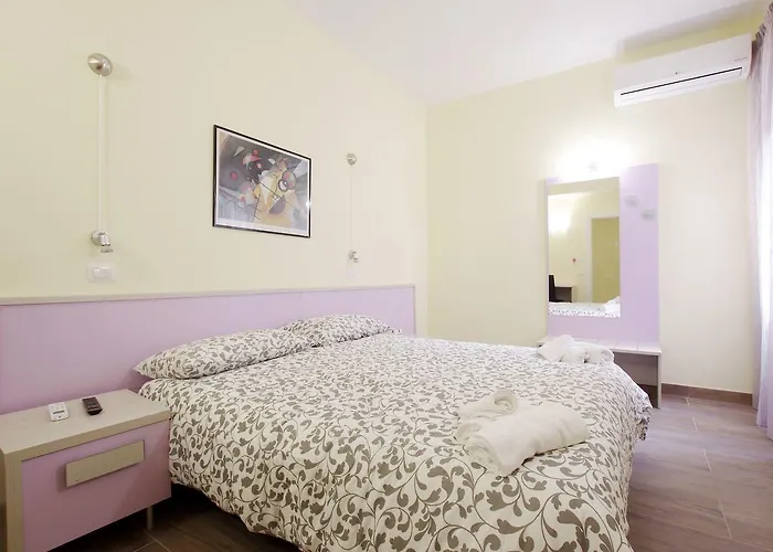 Homesuitehome 3*